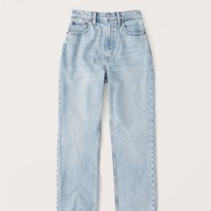‘90s Straight Ultra High Rise Jean Light Wash Abercrombie & Fitch